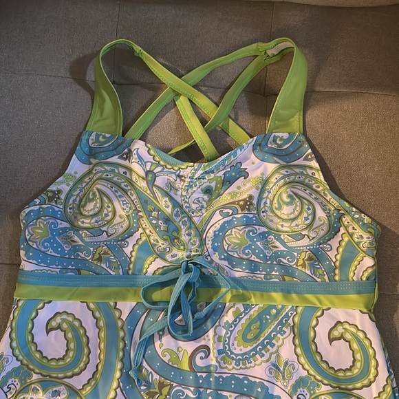 Women’s beautiful bathing suit Brand new vibrant colors XL and one 3xl - Picture 2 of 8